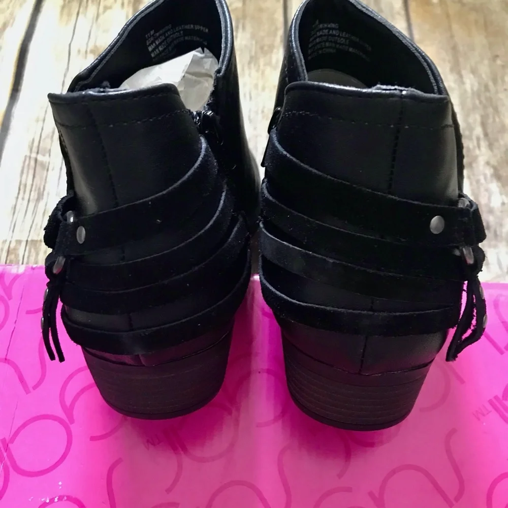 BARGAIN 2/$15 Black Boots Sz 11 - Picture 9 of 15